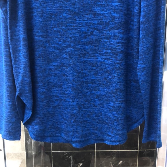 Banana Republic blue top, size M, new with tag. - Picture 3 of 7